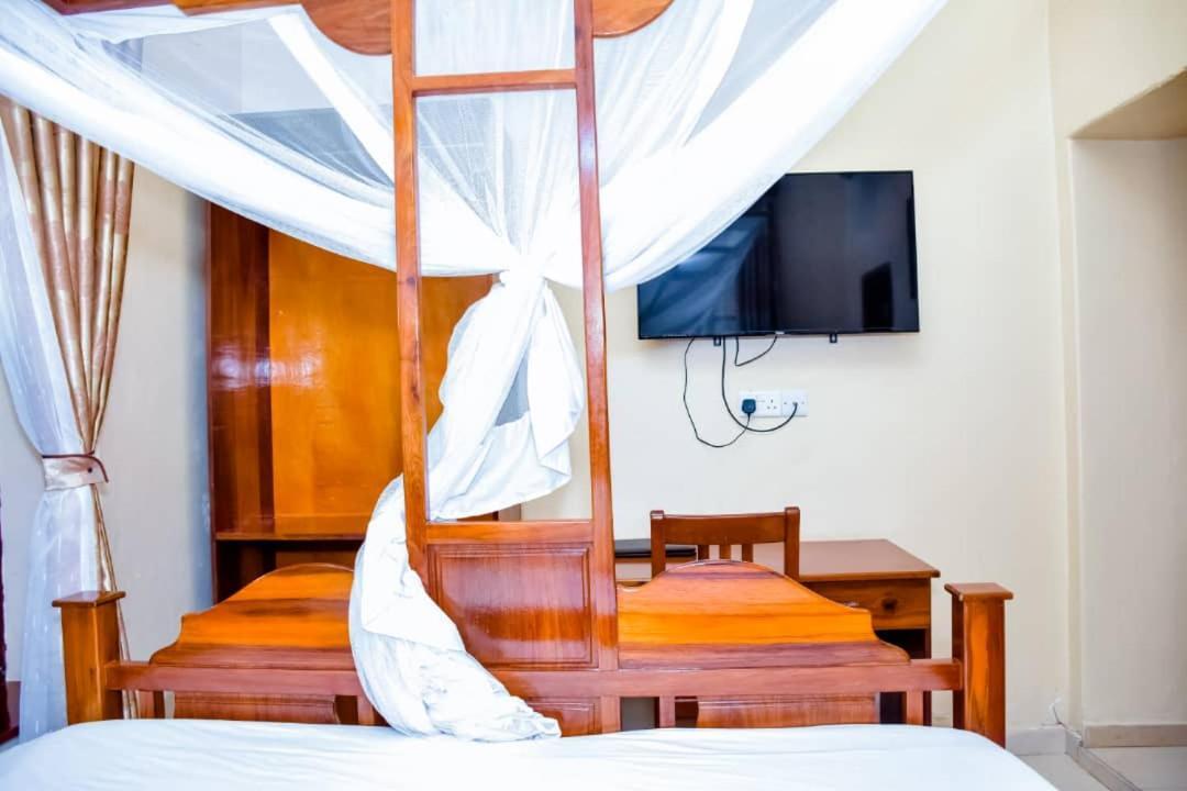 Red Sun Lodge Kokoni Ngambo Exterior photo