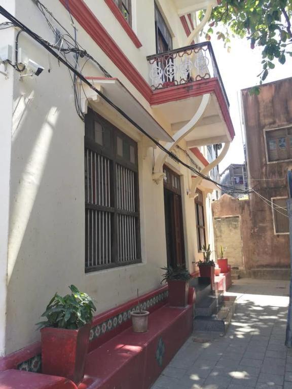 Red Sun Lodge Kokoni Ngambo Exterior photo